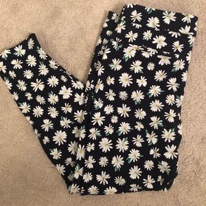 Old Navy Daisy Pixie Pants
